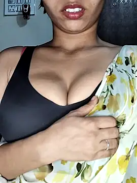 Savita2310 online show from December 2025 06:03:01 PM