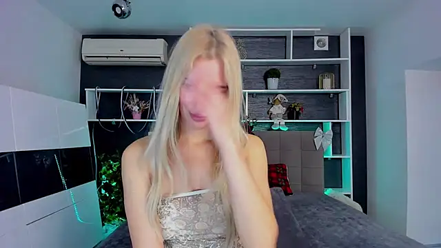 SabrinaSharm online show from December 2025 01:04:02 PM