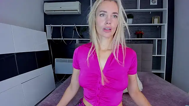 Snapshot of SabrinaSharm chatting on November 2025 12:52:02 PM SabrinaSharm online show from November 2025 12:52:02 PM