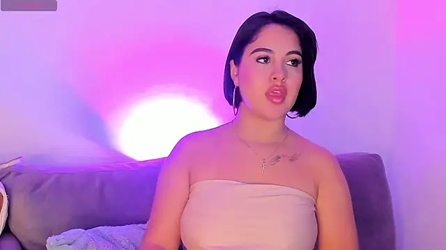 AnaLevii online show from January 2026 11:26:01 AM