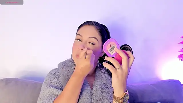 AnaLevii online show from January 2026 09:45:02 AM