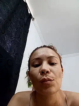 dulcelatin21 online show from October 2025 06:30:02 PM