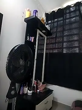 dulcelatin21 online show from November 2025 03:59:01 PM