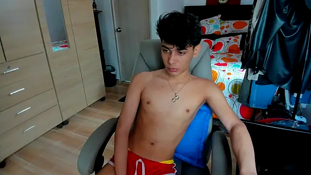 AliottTwink online show from June 2026 04:06:01 PM