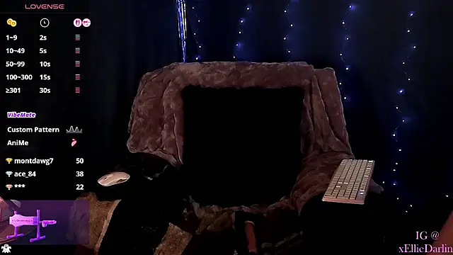 Snapshot of EllieDarlyn chatting on February 2026 01:35:02 AM EllieDarlyn online show from February 2026 01:35:02 AM