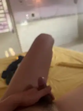 letruong6879 online show from April 2026 09:38:01 AM