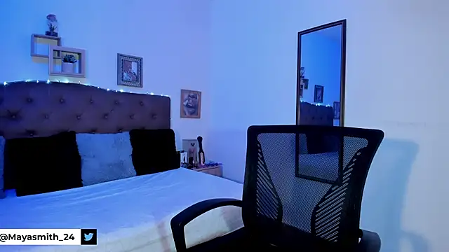 MAYASMITH   online show from April 2026 04:04:01 AM