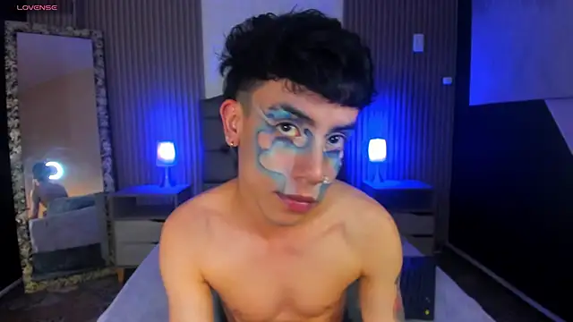 Snapshot of aaronjames1 chatting on September 2025 09:03:01 PM aaronjames1 online show from September 2025 09:03:01 PM