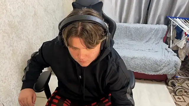 desiredude9 online show from September 2025 07:03:01 PM