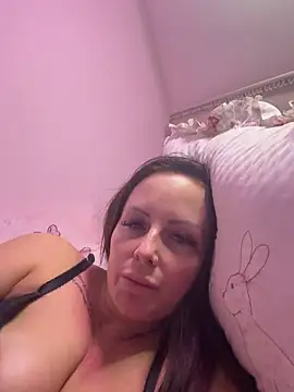 Snapshot of nightingale27 chatting on October 2025 08:18:01 PM nightingale27 online show from October 2025 08:18:01 PM