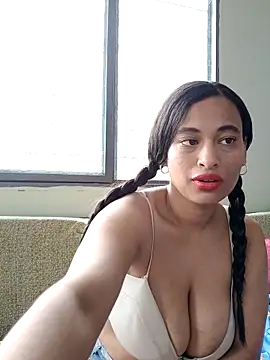 Juliethserna online show from November 2025 04:29:01 PM