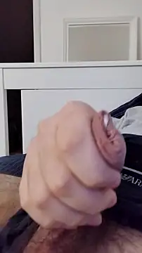 NewJoiner online show from November 2025 08:36:02 PM