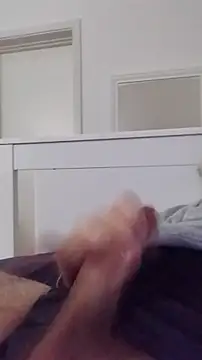 NewJoiner online show from November 2025 08:31:02 PM