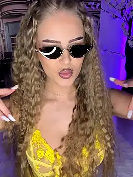 Snapshot of AubrieleRouj1 chatting on January 2026 05:30:02 PM AubrieleRouj1 online show from January 2026 05:30:02 PM