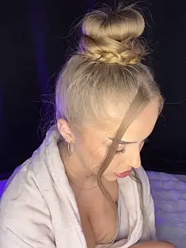 Snapshot of AubrieleRouj1 chatting on February 2026 05:42:02 PM AubrieleRouj1 online show from February 2026 05:42:02 PM