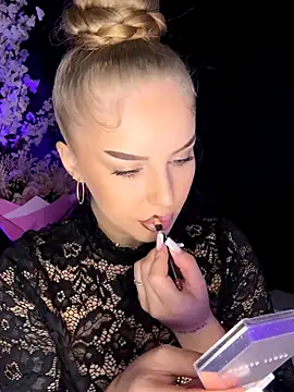 AubrieleRouj1 online show from December 2025 04:49:01 PM