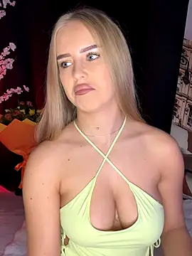 AubrieleRouj1 online show from November 2025 04:57:01 PM