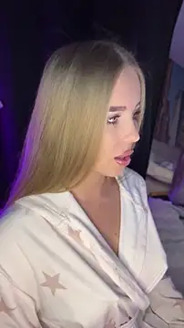 AubrieleRouj1 online show from April 2026 05:20:01 PM