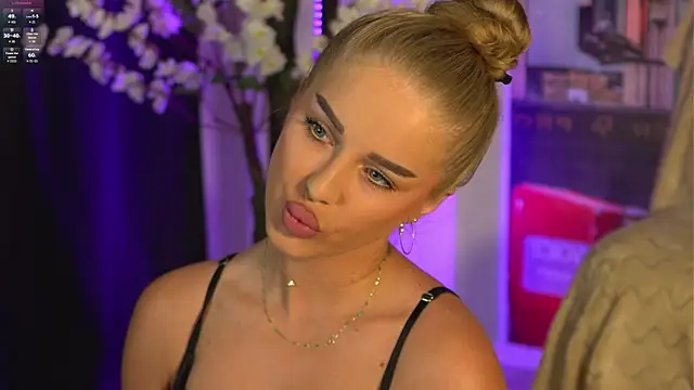 AubrieleRouj1 online show from June 2026 05:12:02 PM