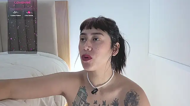 lena slaave online show from September 2025 03:32:02 PM