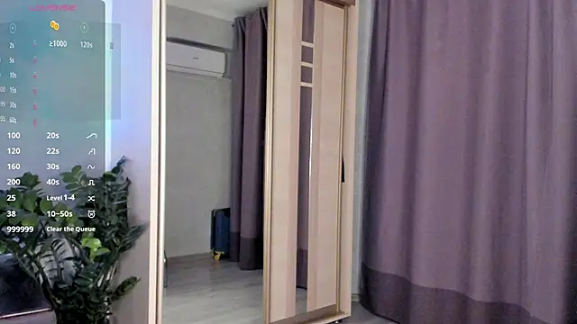 Snapshot of SaraShine_ chatting on October 2025 07:59:01 PM SaraShine online show from October 2025 07:59:01 PM