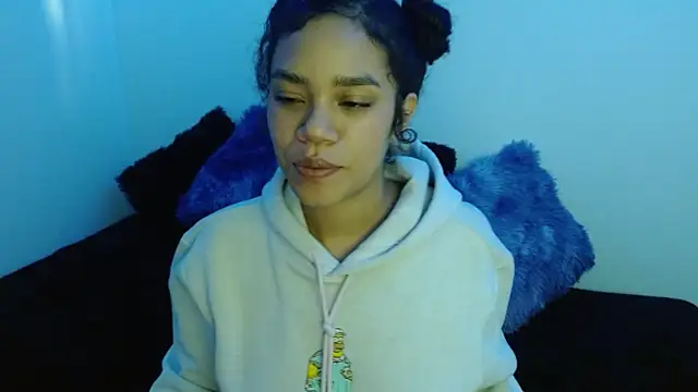 Canela s1 online show from November 2025 04:30:01 PM