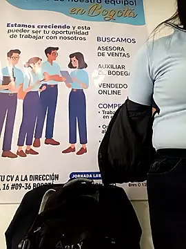 Snapshot of MAYE__13 chatting on January 2026 11:58:02 AM MAYE 13 online show from January 2026 11:58:02 AM