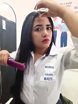 Snapshot of MAYE__13 chatting on February 2026 11:39:02 AM MAYE 13 online show from February 2026 11:39:02 AM