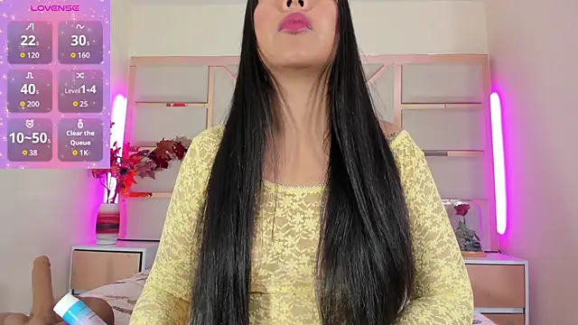 Snapshot of luna_maisonn chatting on June 2026 01:06:01 PM luna maisonn online show from June 2026 01:06:01 PM