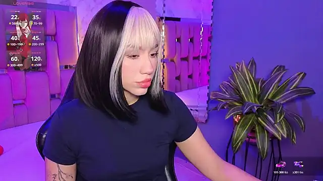 ZharaLux online show from April 2026 12:50:02 PM