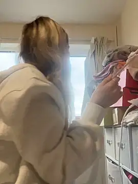 Angelloverxo online show from December 2025 03:43:01 PM