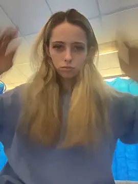 Angelloverxo online show from November 2025 09:52:01 PM