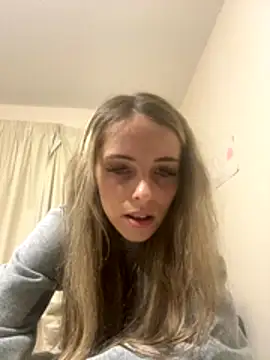 Angelloverxo online show from November 2025 06:07:01 PM