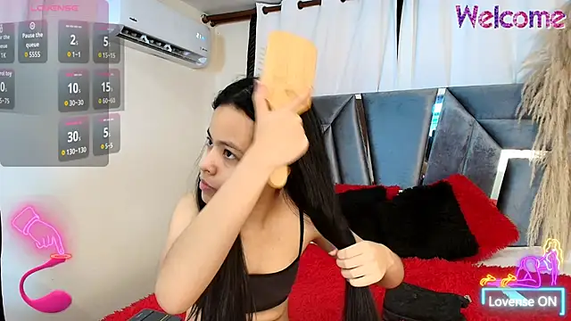 MiniLove 01 online show from November 2025 12:17:02 PM