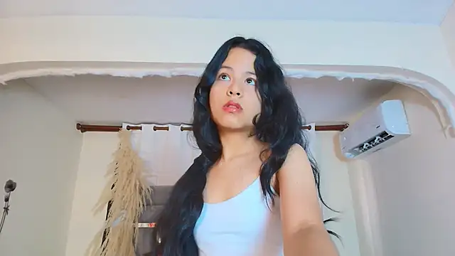MiniLove 01 online show from September 2025 01:17:02 PM