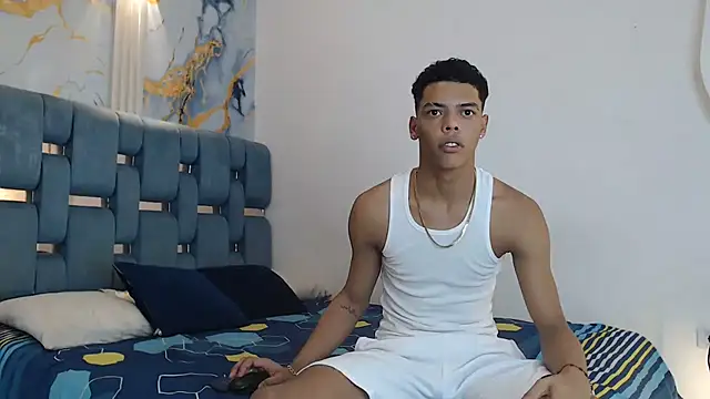 PRETTY FEM online show from February 2026 01:39:01 AM