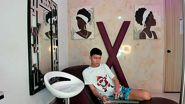 PRETTY FEM online show from March 2026 01:29:02 AM