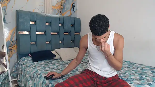 PRETTY FEM online show from April 2026 06:36:01 PM