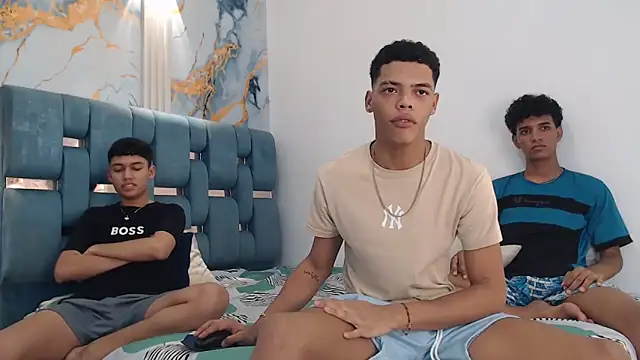 PRETTY FEM online show from March 2026 01:41:02 AM