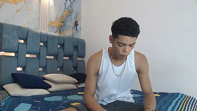 PRETTY FEM online show from February 2026 01:27:02 AM