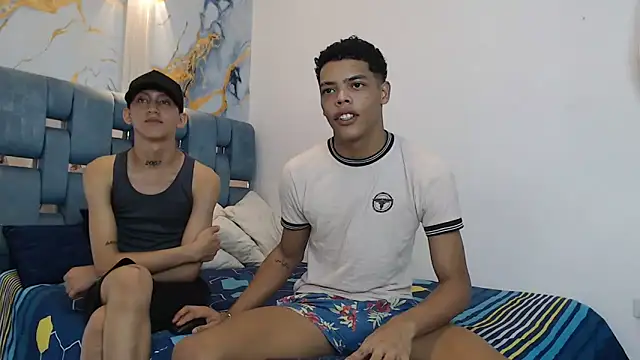 PRETTY FEM online show from December 2025 02:49:01 AM