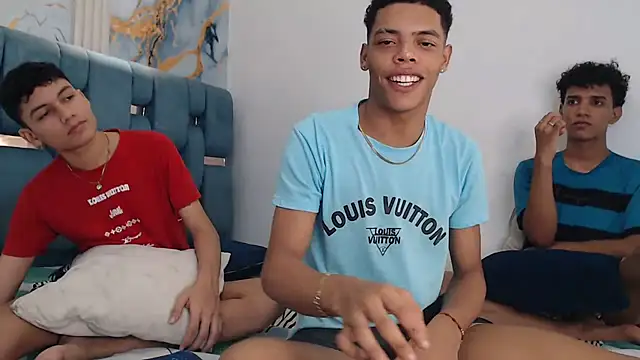 PRETTY FEM online show from March 2026 02:00:01 AM