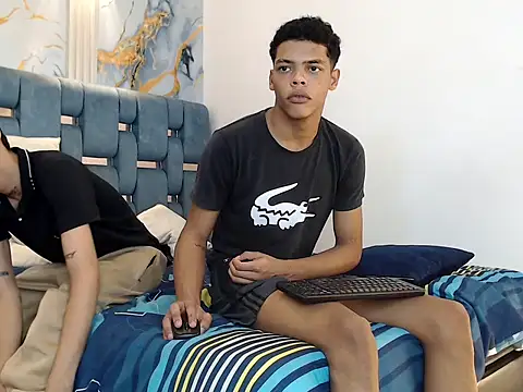 PRETTY FEM online show from December 2025 03:19:02 AM