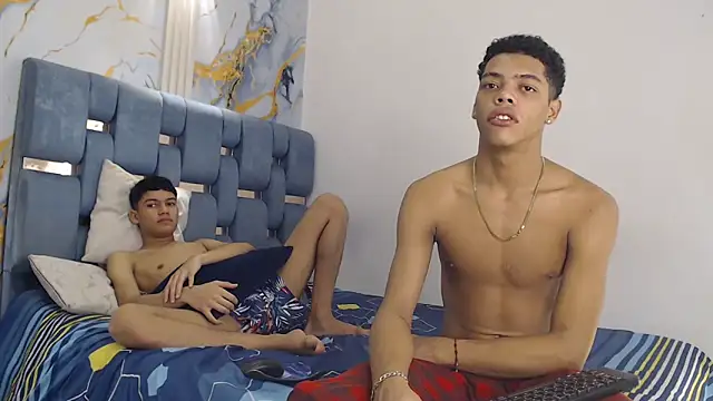 PRETTY FEM online show from March 2026 07:37:02 PM