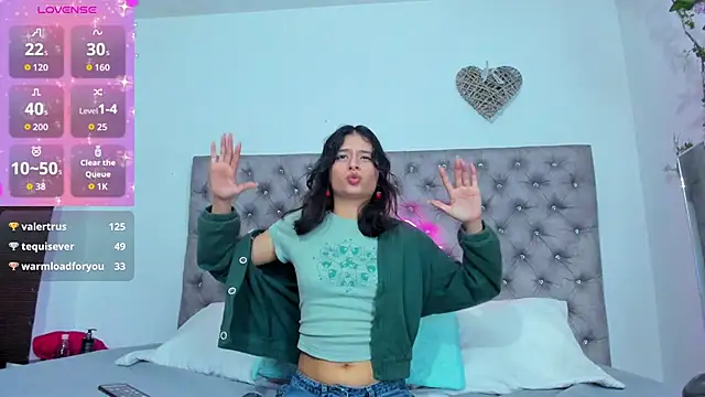 Georgina Ferri  online show from November 2025 05:17:01 PM