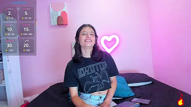Snapshot of Georgina_Ferri_ chatting on October 2025 05:10:01 PM Georgina Ferri online show from October 2025 05:10:01 PM