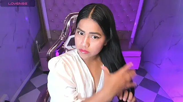 Snapshot of Victoria_b_ chatting on October 2025 08:10:02 PM Victoria b online show from October 2025 08:10:02 PM