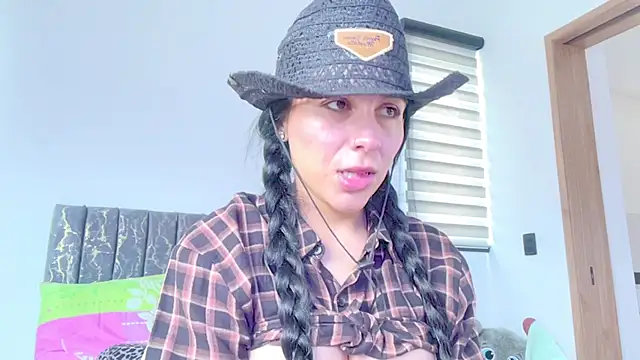 greciadom555 online show from October 2025 04:28:02 PM