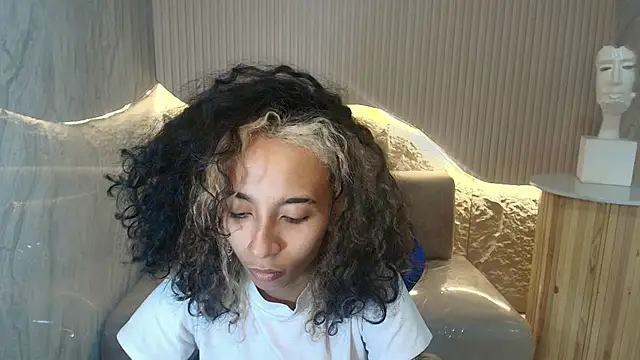 Snapshot of Agnis_ink_r chatting on October 2025 12:48:02 PM Agnis ink r online show from October 2025 12:48:02 PM