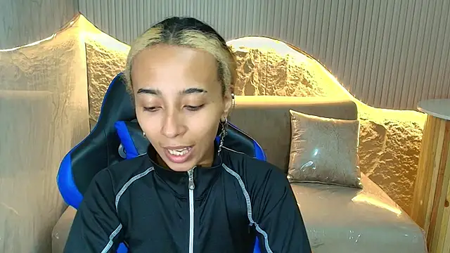 Snapshot of Agnis_ink_r chatting on November 2025 01:15:02 PM Agnis ink r online show from November 2025 01:15:02 PM